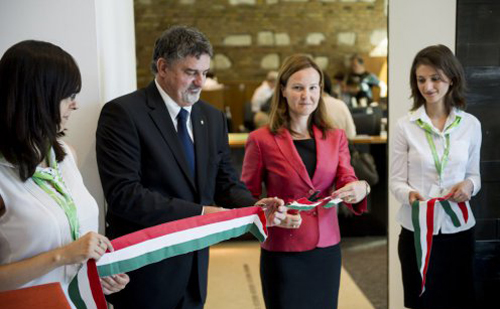 Dr. György István, Budapest Főváros kormánymegbízottja adta át a főváros legújabb kormányablakát